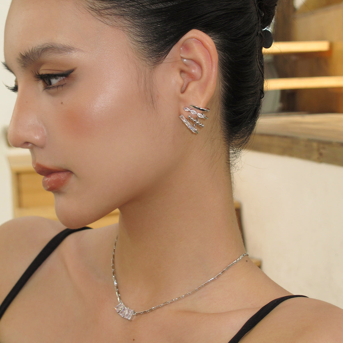 AUKIYUKI Atmosphere Horse Eye Zircon Hoop Earrings