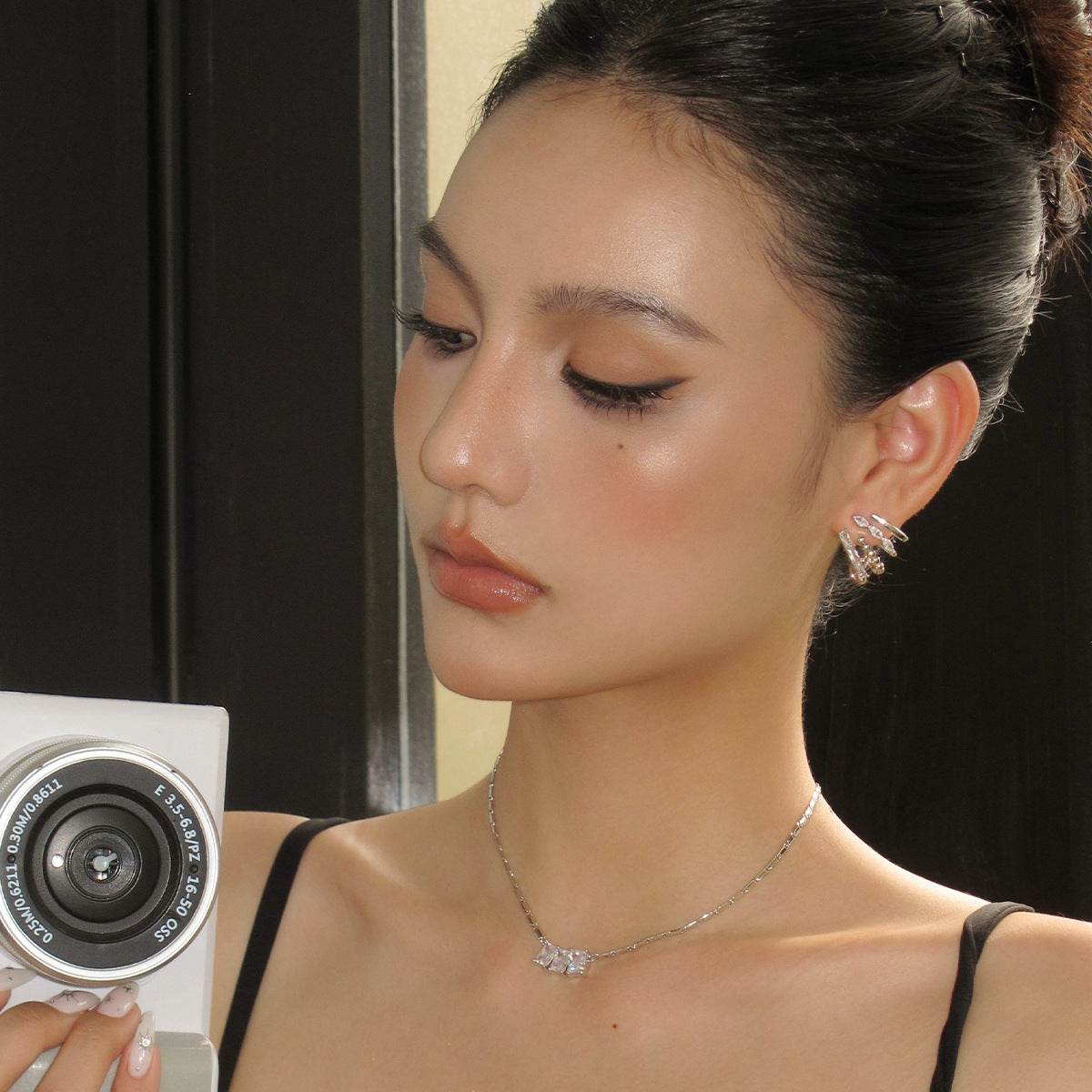 AUKIYUKI Atmosphere Horse Eye Zircon Hoop Earrings