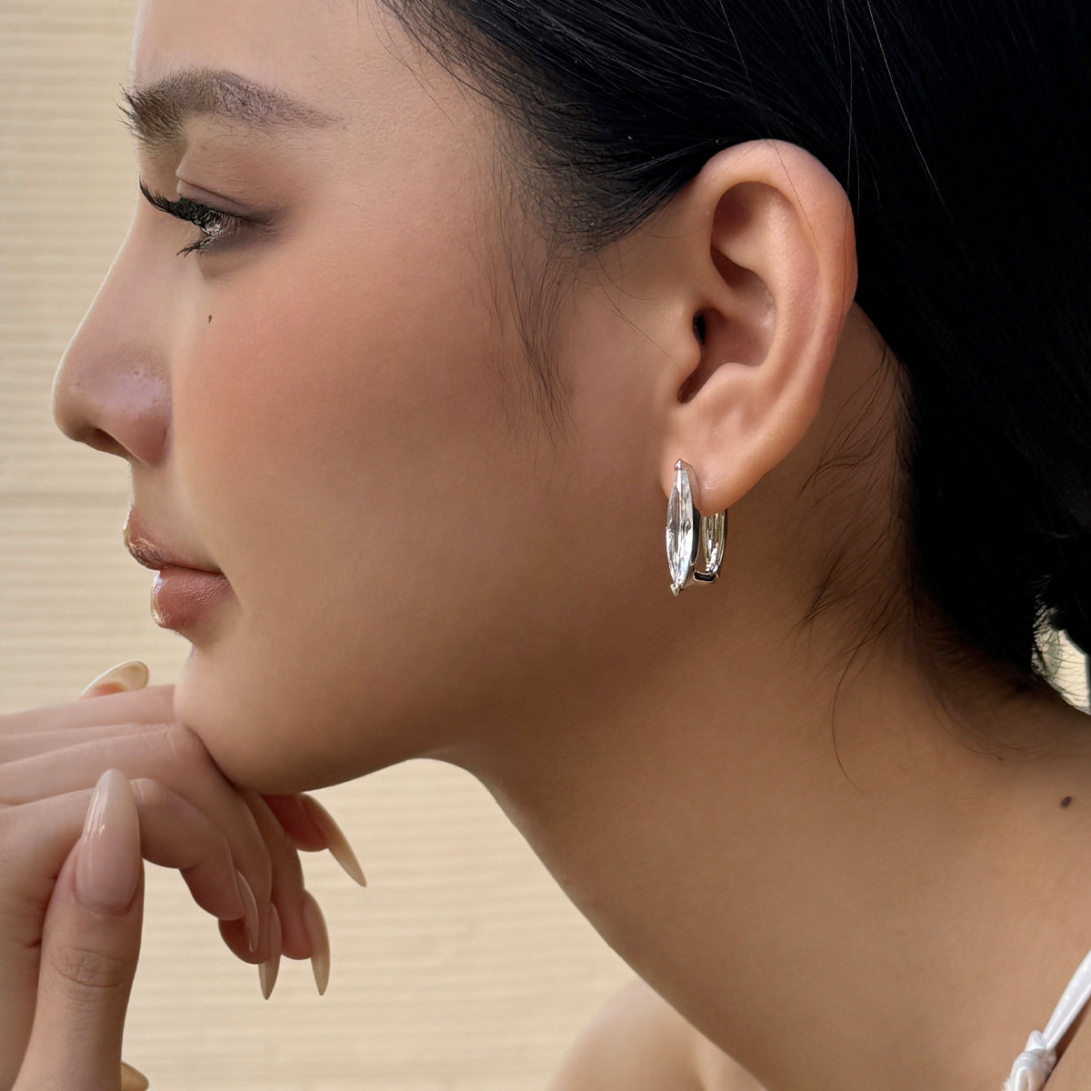 Simple Horse Eye Zircon Unique Design Cold Feeling Earrings Exquisite Refined Grace Ear Studs